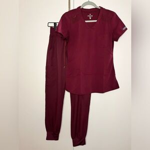 Med Couture maroon/wine size XS scrub set